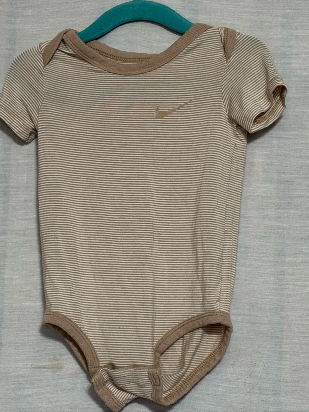 Nike Baby 9M Neutral Striped Bodysuit Jogger Pants Set NWOT
